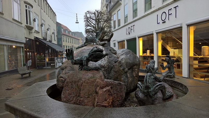 Jedna z wielu interesujących fontann